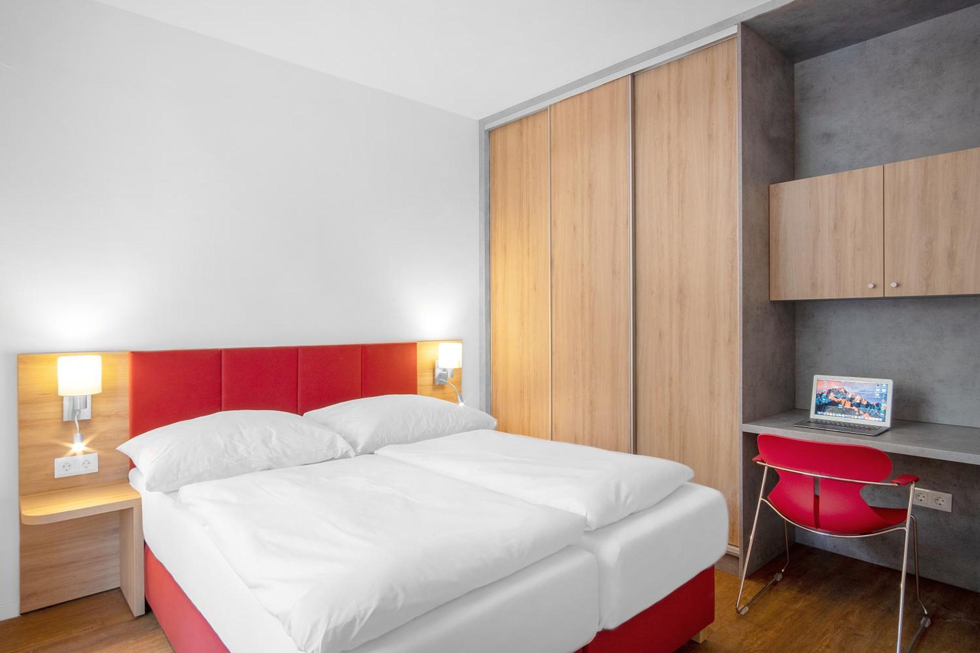 Szent Bernadett Csaladi Apartmanhaz Siofok Ngoại thất bức ảnh